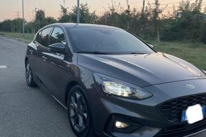 Ford Focus St line X
