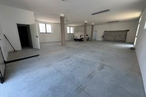 Magazzino /laboratorio