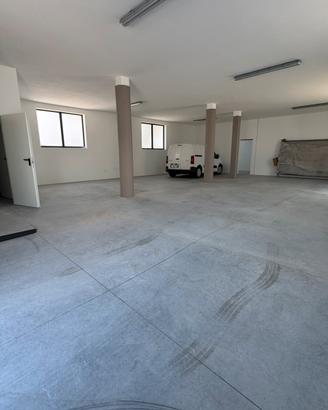 Magazzino /laboratorio