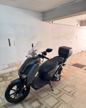  Scooter Elettrico Super Soco CPx