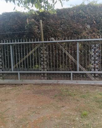 cancello fatto a mano