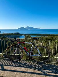 Bici da corsa full carbon pinarello fp3