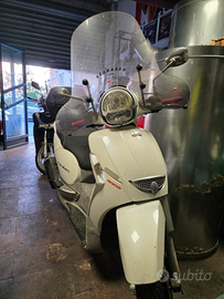 Aprilia scarabeo 300s