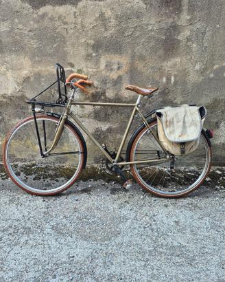 Bicicletta d'epoca da passeggero uomo