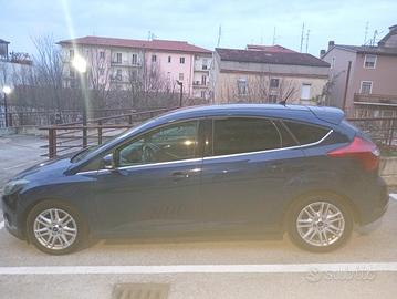 FORD FOCUS TITANIUM 
