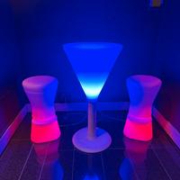 Tavolo + sgabelli Luminosi