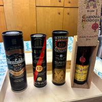 Set di 4 bottiglie di liquori vintage