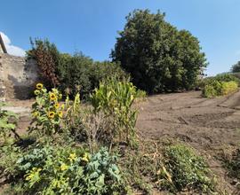 Terreno con deposito a Forino