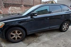 Volvo XC60 Momentum *CAMBIO DA VEDERE*
