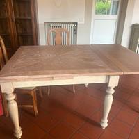 Tavolo in legno allungabile