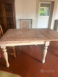 Tavolo in legno allungabile
