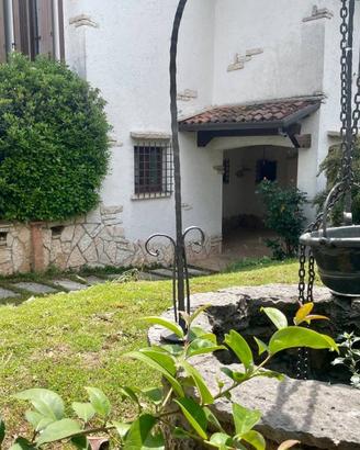 Villa di 203 m² con 5 locali e posto auto a Illasi