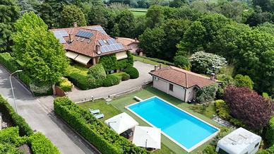 Villa di 641 m² con più di 5 locali e box auto dop