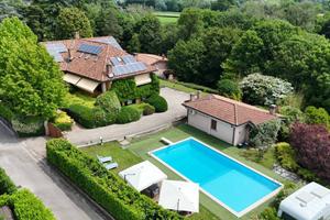 Villa di 641 m² con più di 5 locali e box auto dop