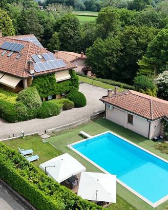 Villa di 641 m² con più di 5 locali e box auto dop