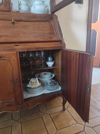 Mobile in legno stile classico
