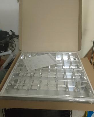 4 plafoniere novalux. più 20 neon Philips 