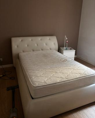 Letto in pelle bianco una piazza e mezza