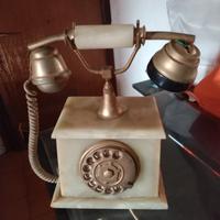 telefono con spina tripolare