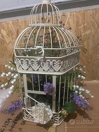 Gabbia con fiori shabby chi.