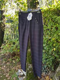 Pantalone tipo leggins donna.