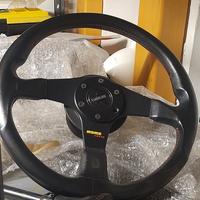 Volante e pomello Momo