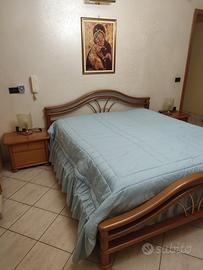 Camera da letto completa in legno