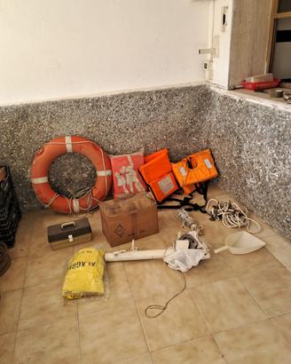 Attrezzi da pesca ( Prezzo da concordare non €1)