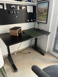 Scrivania e sedia da ufficio regolabili Ikea