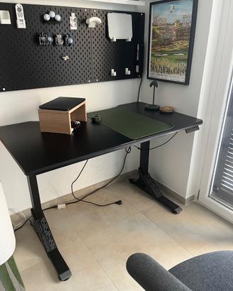 Scrivania e sedia da ufficio regolabili Ikea