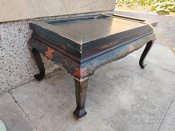 Tavolino piccolo 