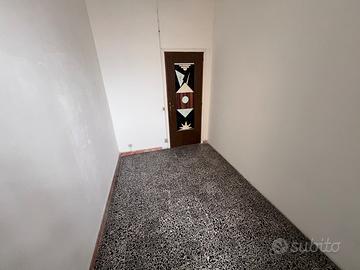 Stanza solo uso deposito o magazzino