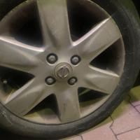 Cerchi in lega più gomme quattro stagioni