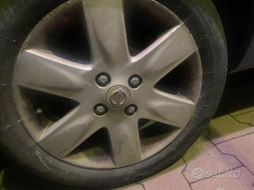 Cerchi in lega più gomme quattro stagioni