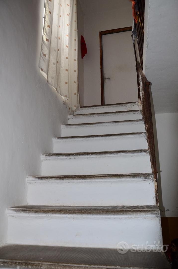 Casa in pietra con ampio terreno - Vista 4