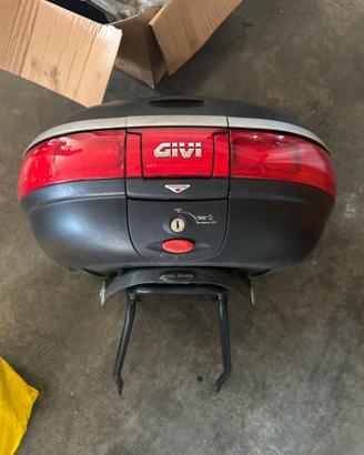 Vari pezzi tmax 500 2001