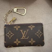 Porta spiccioli con catenella Louis Vuitton