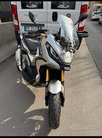 Honda x adv