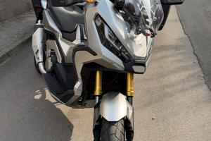 Honda x adv