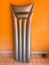 Materassino gonfiabile.