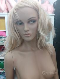 manichino donna window 