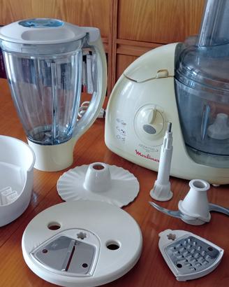 robot da cucina con accessori