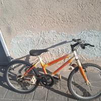     bici  unisex  ruota 20x175 età 8anni 10 anni 
