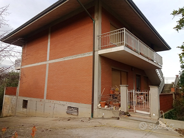 Appartamento su bifamiliare porto potenza picena l