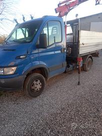 Iveco daily con gru e mordente con rotore