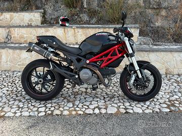 Ducati Monster 796