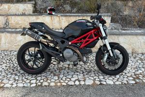 Ducati Monster 796