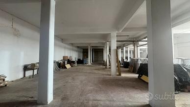 Magazzino in viale Montegrappa