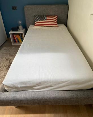 Letto singolo, materasso 90 cm e doghe in legno