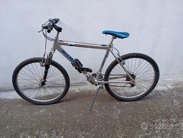 2 MTB professionali schiano e Shadow misure 26